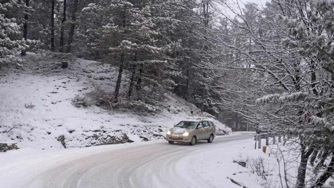 The upper reaches of Kashmir valley on Thursday received snowfall bringing some respite from the intense cold conditions as the minimum temperature improved slightly.  Pic/Pallav Paliwal
